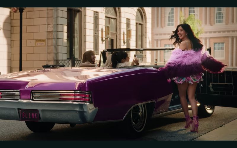 BLACKPINK Gaya personel grup KPop BLACKPINK dalam trailer tur dunia bertajuk DEADLINE.