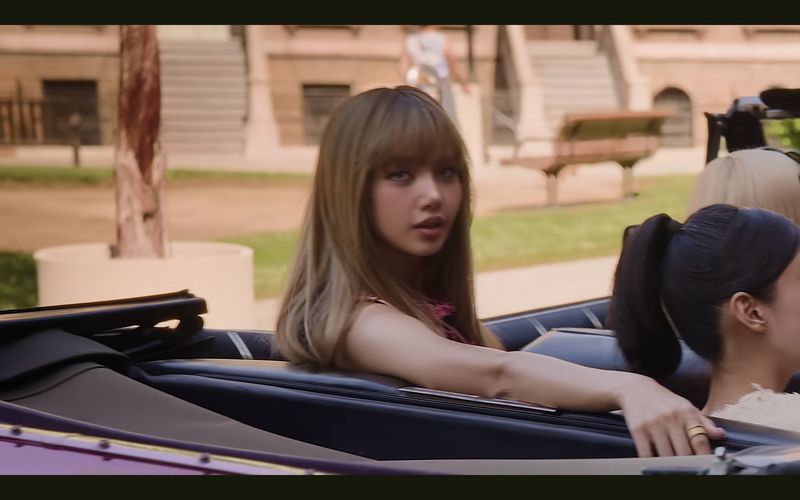 BLACKPINK Gaya personel grup KPop BLACKPINK dalam trailer tur dunia bertajuk DEADLINE.