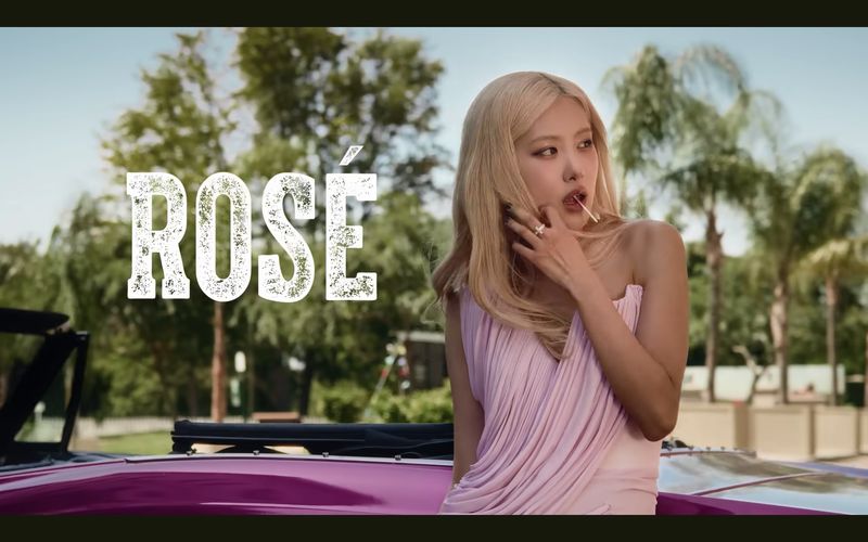 BLACKPINK Gaya personel grup KPop BLACKPINK dalam trailer tur dunia bertajuk DEADLINE.