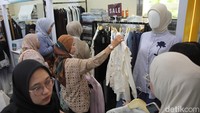 Salah satu potensi besar yang sedang digarap BSI adalah segmen tabungan haji. Dari sekitar 21 juta penduduk muslim yang memenuhi syarat untuk berhaji, tercatat baru 11,9 juta yang memiliki rekening haji, sementara sisanya sekitar 8,9 juta orang belum tersentuh layanan tersebut. Dari total rekening yang sudah ada, 5,8 juta di antaranya tercatat berada di BSI, atau setara dengan 48 persen pangsa pasar nasional. 