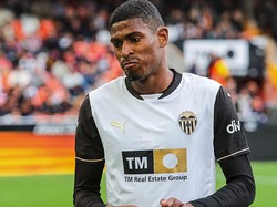 Arsenal masih lakukan pendekatan ke Valencia untuk beli bek tengah Cristhian Mosquera, yang masih berusia 21 tahun (Europa Press via Getty Images/Europa Press Sports)
