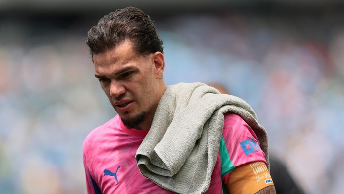 Soccer Football - FIFA Club World Cup - Group G - Manchester City v Wydad Casablanca - Lincoln Financial Field, Philadelphia, Pennsylvania, U.S. - June 18, 2025 Manchester Citys Ederson during the match IMAGN IMAGES via Reuters/Caean Couto
