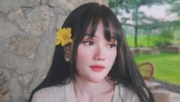 Fanny Soegi juga mengatakan masa lalunya yang ternyata dirinya adalah anak asuh dari orang tuanya saat ini. Di 1999 itu ada dua anak di rumah sakit, terus ya aku diambil sama bapak dan ibuku. Tahunya 2018 aku ternyata anak asuh, karena ada konflik internal, ujarnya. (Foto: dok Instagram fannysoegi)