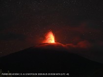 Gunung Ile Lewotolok Meletus 85 Kali, Lava Pijar Mengalir 400 Meter