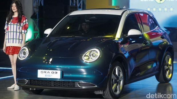 GWM Ora 3 meluncur di Jakarta, Kamis (26/6/2025). Mobil perkotaan bertenaga listrik ini dijual early bird seharga Rp 369 juta.