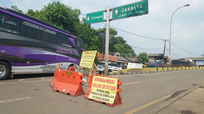 Akses menuju Pelabuhan Merak di Cikuasa Atas ditutup imbas perbaikan jalan