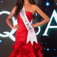 Jaz Rowe dikenal sebagai wanita yang punya segudang prestasi. Wanita yang juga model dan penyanyi tersebut baru-baru ini terpilih sebagai pemenang Putri Nusantara 2025. Foto: Instagram @jaz.rowe