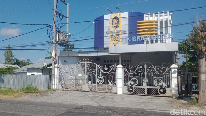 Kantor pusat PD BKK Klaten di jalan Klaten-Jatinom, Klaten tutup, Kamis (26/6/2025).