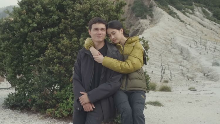 7 Foto Mesra Keisya Levronka & Nyoman Paul yang Baru Go Publik