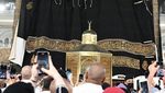 Kiswa Kabah Diganti, Momen Sakral Jelang 1 Muharram di Makkah