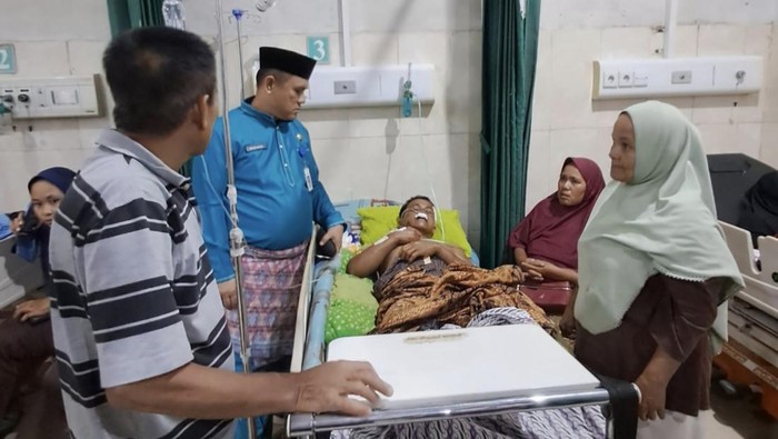 Korban Ramli petani kayu manis yang diterkam binatang buas dirawat di RSUD Jambi