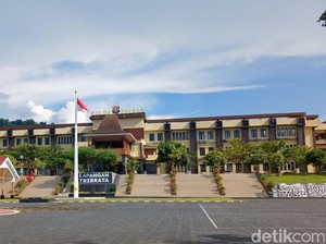 Mutasi Polri: Kapolda Sulbar Irjen Adi Digantikan Irjen Totok
