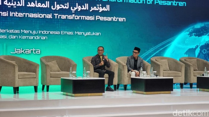 Menteri Pendidikan Tinggi, Sains, dan Teknologi (Mendiktisaintek) Brian Yuliarto (Taufiq/detikcom).