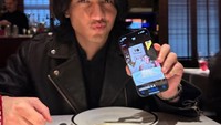 Selalu tampil romantis dalam berbagai kesempatan, begini keseruan Jefri makan malam di salah satu resto mewah di Milan bersama Ameera. Foto: Instagram Jefri Nichol & Ameera Khan