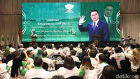 Munas kali ini mengusung tema “HKTI Mewujudkan Pertanian Modern dan Struktur Perdesaan Maju”.  