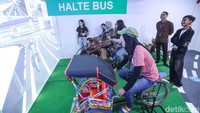 Dengan pendekatan teknologi dan sentuhan lokal, Studio Imersif TIM berhasil menghadirkan pengalaman literasi yang segar dan inklusif. Pameran ini menjadi bukti bahwa eksplorasi budaya dan sejarah bisa dikemas secara modern dan menarik bagi semua usia.  