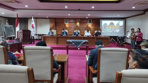 Pemkab Gianyar & Pemerintah Korsel Jajaki Kerja Sama Industri e-Mobility