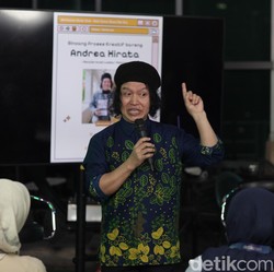 Andrea Hirata Ngobrolin Menulis Kreatif di Kantor detikcom