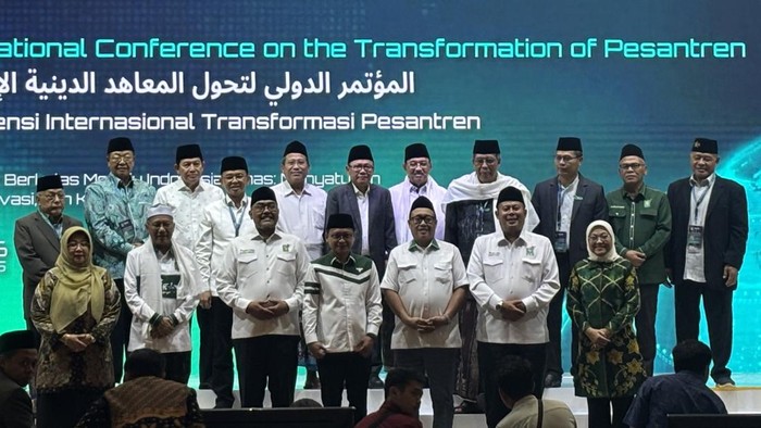 PKB menutup acara International Conference on the Transformation of Pesantren (ICTP) atau Konferensi Internasional Transformasi Pesantren di Hotel Sudirman Sahid, Jakarta Pusat, Kamis (26/6/2025).