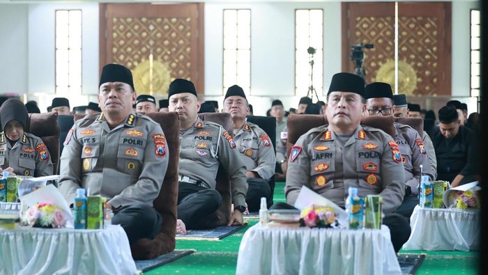 Polda Jatim gelar doa dan zikir bersama