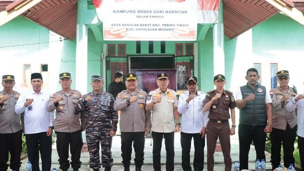 Polres Kepulauan Meranti bersama warga dan pemerintahan setempat deklarasi Kampung Bebas dari Narkoba, pada Rabu (25/6/2025).