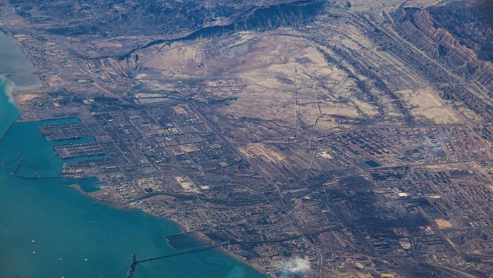 FILE PHOTO: An aerial view Port of Fujairah, United Arab Emirates in the strait of Hormuz, December 10, 2023. REUTERS/Stringer/File Photo