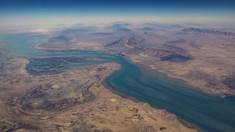 Iran Tutup Selat Hormuz, Pengiriman Minyak & Gas Terganggu