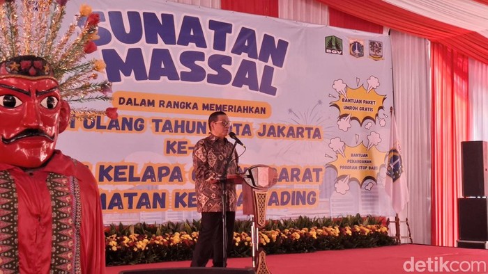 Pramono Apresiasi Swadaya Warga Kelapa Gading Gelar Sunat Massal-Umrah Gratis