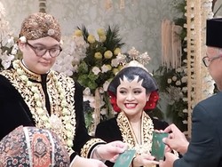 Foto Putri Pramono Anung Menikah di Rumah Dinas, Cantik Berkebaya Bludru