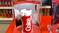 Gary juga menyimpan kemasan kaleng paling berbeda. Adalah kaleng soda yang pertama kali diluncurkan ke luar angkasa kini disimpan di rumahnya. Foto: Guinness Book of World Record