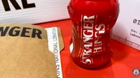 Gary punya banyak koleksi kaleng minuman Coca Cola yang langka. Seperti edisi Coca Cola dari serial Stranger Things yang desainnya mirip kaleng remuk. Foto: Guinness Book of World Record