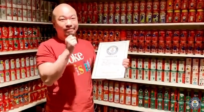 Rekor dunia koleksi kaleng Coca Cola