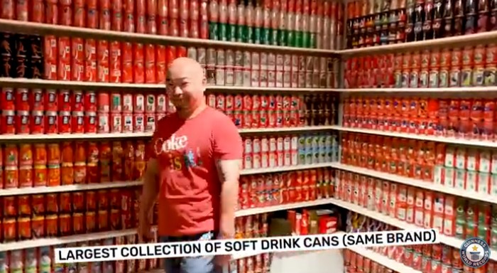 Rekor dunia koleksi kaleng Coca Cola