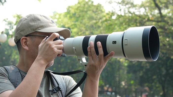 Review Lensa Sony 400-800