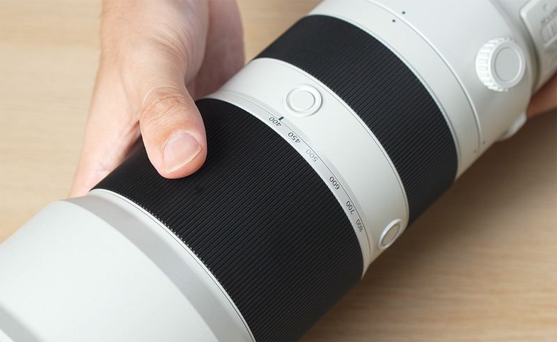 Review Lensa Sony 400-800