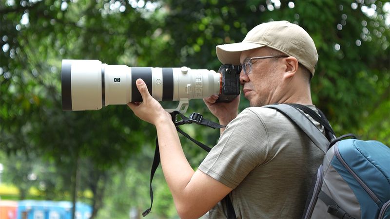 Review Lensa Sony 400-800