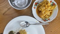 RM Cipta Minang juga berada di kawasan Pasar, tepatnya di Pasar 8 Alam Sutera. Menempati sebuah ruko di samping Optik Lulu, pilihan lauknya beragam dan enak. Gulai tunjang dan ayam bakar menjadi favorit. Foto: Google Review/Verrel Tanarto