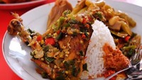 Di BSD juga ada RM Padang yang berada di area pasar. Namanya RM Uni Elok yang berada di area ruko Pasar Modern BSD dan Pasar 8 Alam Sutera. Nasi Padang lauk ayam bakar jadi andalan, tapi ketupat sayurnya juga menjadi favorit. Foto: Google Review/Ikhsan Martadi
