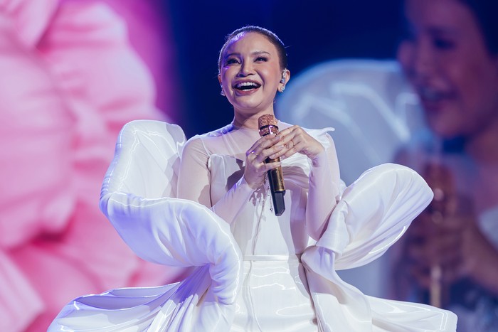 Rossa sukses menggelar konser HERE I AM di Malaysia, menarik lebih dari 10 ribu penonton.