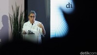 Prodi-prodi vokasi juga dapat dipilih untuk kuliah dengan beasiswa. Saat ini, IKJ menyediakan beasiswa putra-putri maestro sebagai upaya meneruskan ilmu dan praktik kesenian bagi anak pelaku seni, di samping beasiswa anak dosen dan tenaga kependidikan (tendik). Sementara itu, bagi seniman yang telah berkarya, IKJ tahun ini membuka penerimaan mahasiswa baru melalui program Rekognisi Pembelajaran Lampau (RPL). Pendaftaran sedang dibuka sampai 25 Juli 2025.