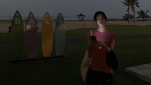 Shin Si Ah belum lama main ke Bali bareng cast Resident Playbook. (Foto: dok. Instagram @shinsiaa_)