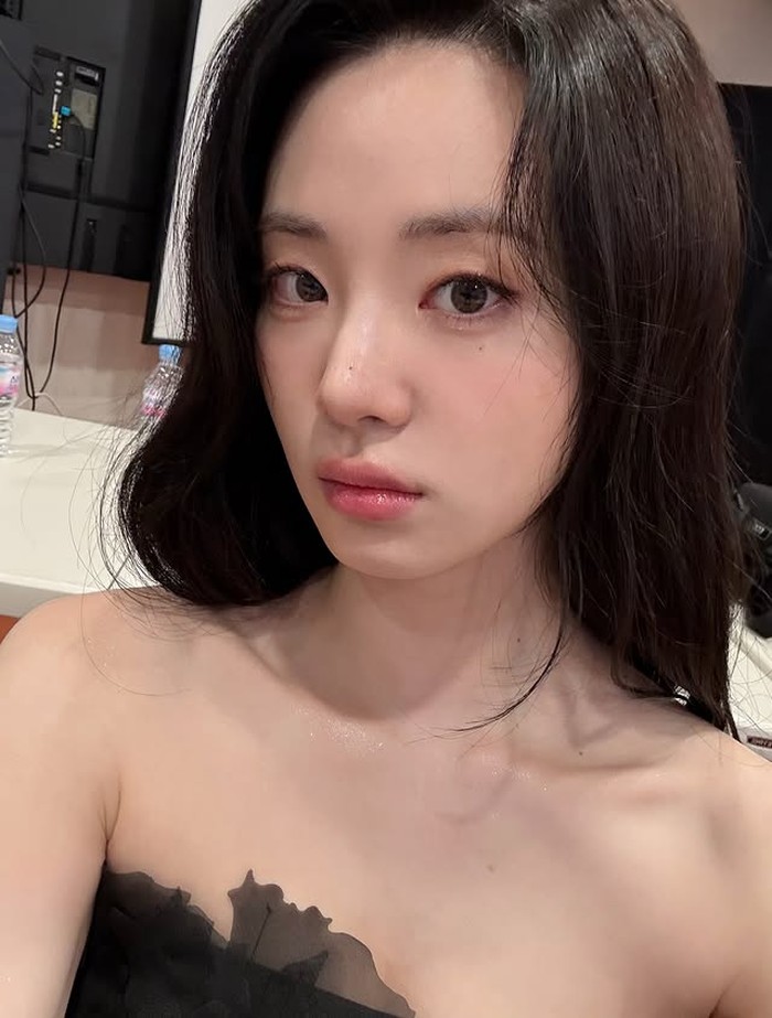 Aktris Korea Selatan Shin Si Ah, pemeran Resident Playbook, dalam foto yang diunggah ke Instagram pribadinya.