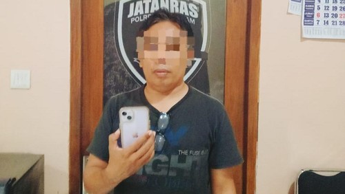 Sopir ojek online di Mataram, NTB, ditangkap Polisi lantaran sembunyikan hp milik penumpang yang tertinggal. (dok Polresta Mataram/detikBali).