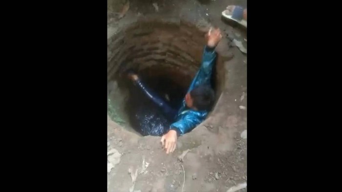 Tangkapan layar kepala anak SMP berdarah hingga dimasukan ke dalam sumur oleh para pelaku