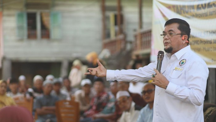 Wakil Ketua DPRD Jambi Ivan Wirata