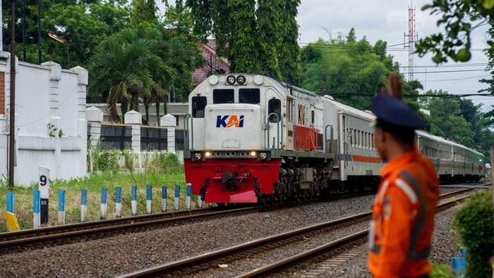 Waspada Lewati Perlintasan KA Saat Libur Panjang, KAI Properti Beberkan Aturannya