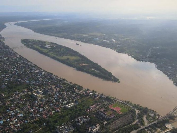 Wisata Pulau Kumala dan Jembatan Repo Repo.