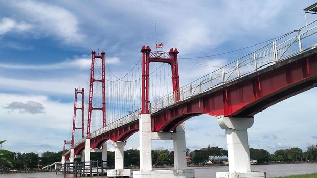 Wisata Pulau Kumala dan Jembatan Repo Repo.
