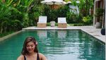 Keseruan Aline Adita Menikmat Floating Breakfast dan Es Krim di Bali