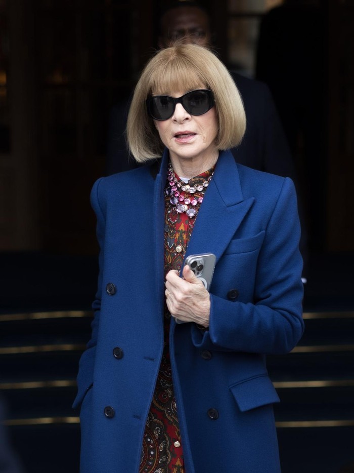 Anna Wintour PARIS, FRANCE - JANUARY 25: Anna Wintour is seen during the Menswear Fall-Winter 2025/2026 as part of Paris Fashion Week on January 25, 2025 in Paris, France. (Photo by Arnold Jerocki/GC Images)